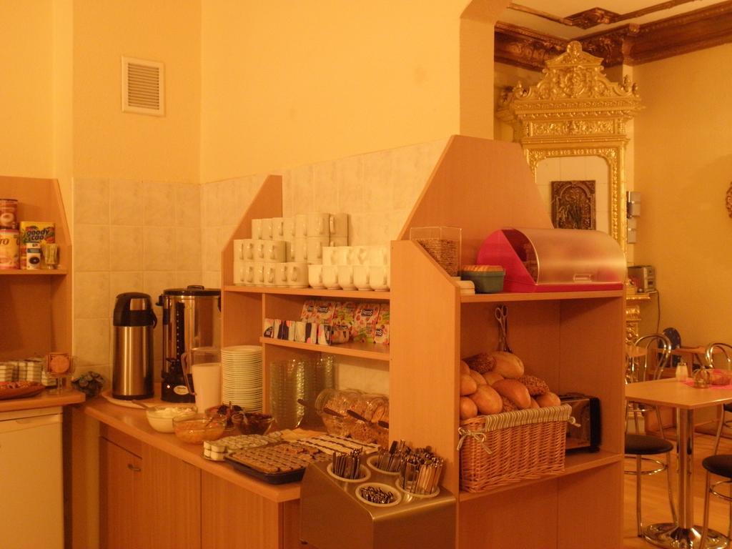 Hotel Ai Koenigshof Berlin Bagian luar foto