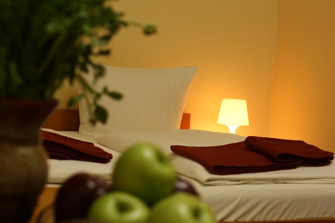 Hotel Ai Koenigshof Berlin Bagian luar foto