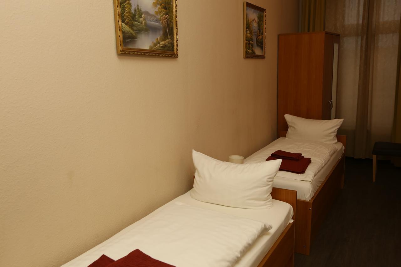 Hotel Ai Koenigshof Berlin Bagian luar foto