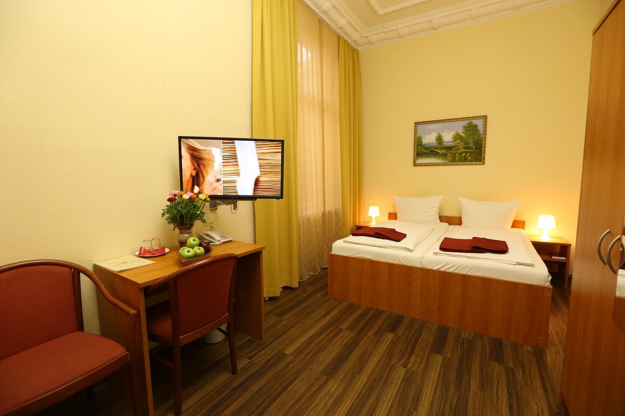 Hotel Ai Koenigshof Berlin Bagian luar foto