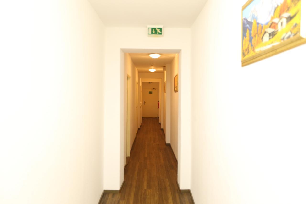 Hotel Ai Koenigshof Berlin Bagian luar foto