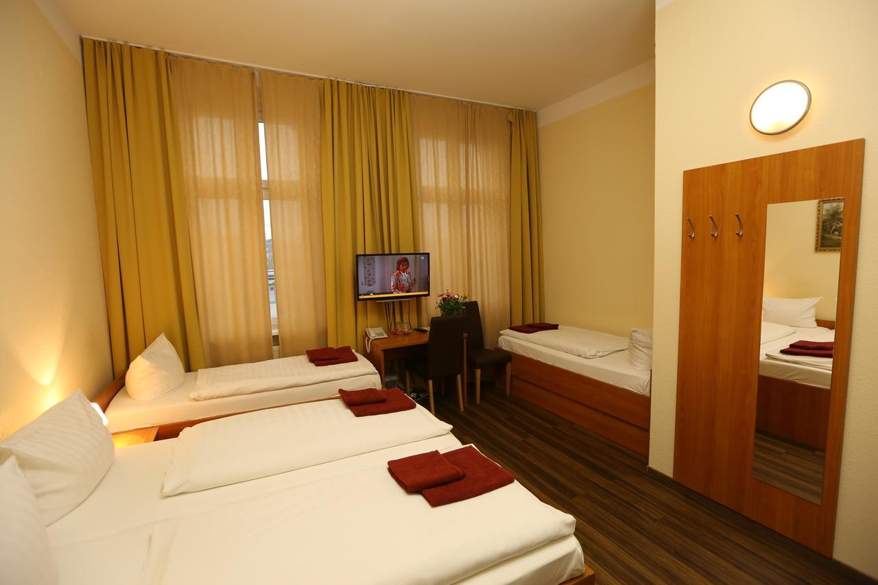 Hotel Ai Koenigshof Berlin Bagian luar foto