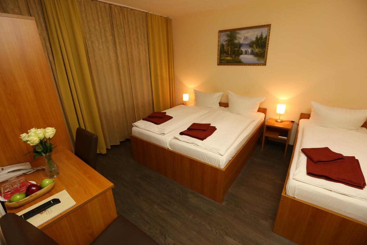 Hotel Ai Koenigshof Berlin Bagian luar foto